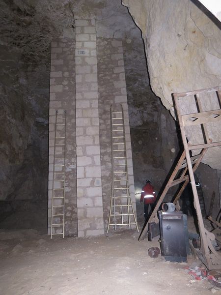 Fichier:Pilier maçonné.jpg