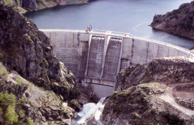 Barrage voute Puylaurent.PNG