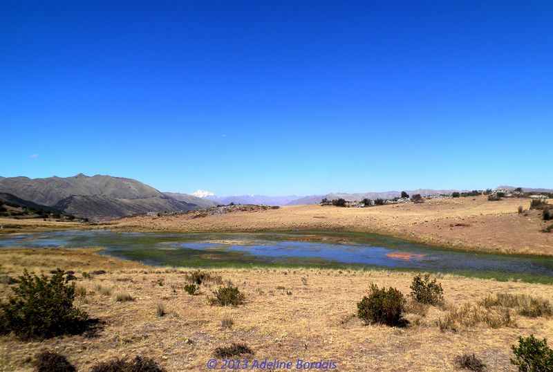 Fichier:Petit lac asséché, hauteurs de Cusco, Pérou.jpg